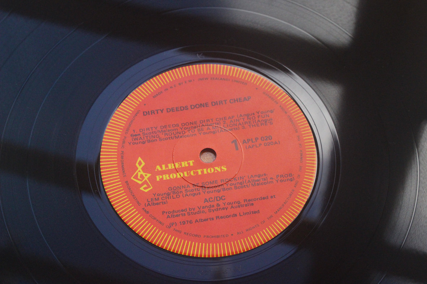 AC/DC - Dirty Deeds Done Dirt Cheap (2nd-Hand)